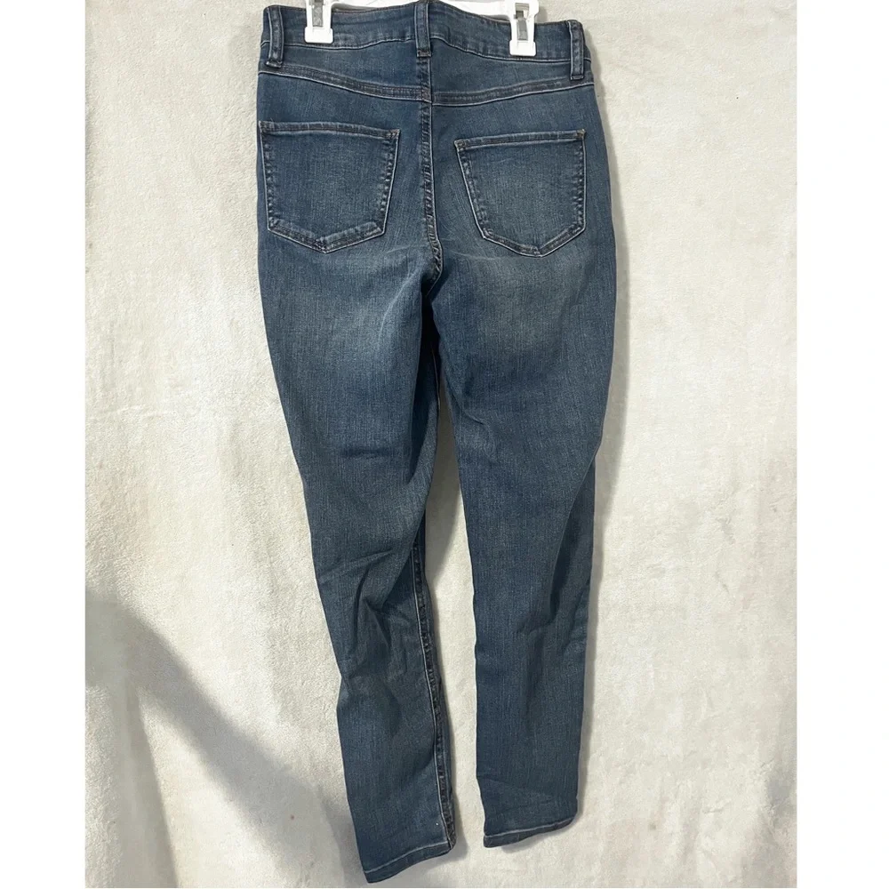 HIGH RISE JEANS - Picture 2 of 3